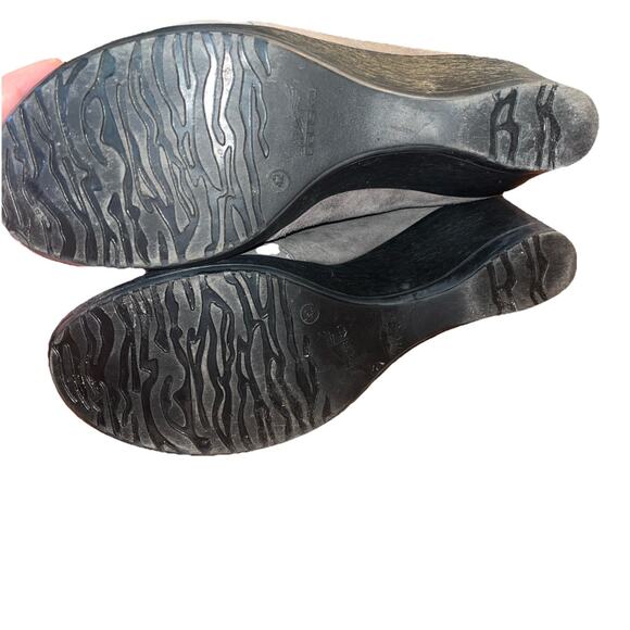 Dansko Renee Gray Suede Lace Up Wedge Bootie Size 42 - Picture 4 of 5